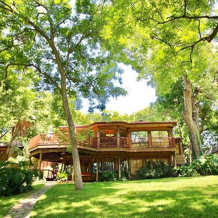 The River Haven - Sleeps 32 - On Guadalupe River Seguin Bagian luar foto