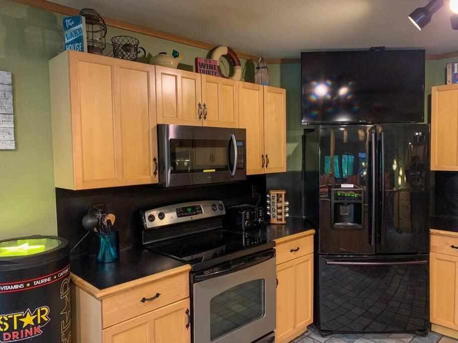 The River Haven - Sleeps 32 - On Guadalupe River Seguin Bagian luar foto