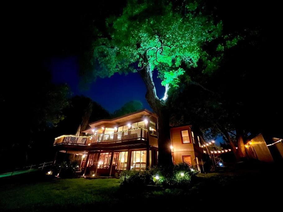 The River Haven - Sleeps 32 - On Guadalupe River Seguin Bagian luar foto