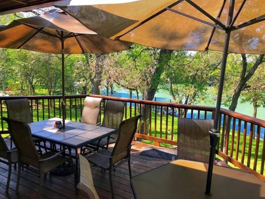 The River Haven - Sleeps 32 - On Guadalupe River Seguin Bagian luar foto