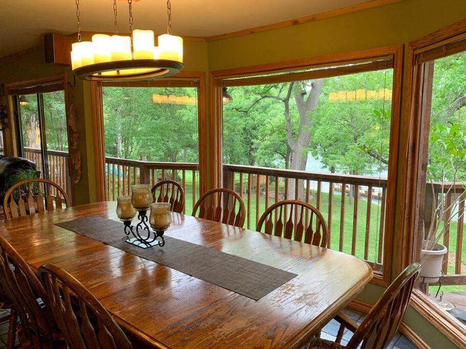 The River Haven - Sleeps 32 - On Guadalupe River Seguin Bagian luar foto