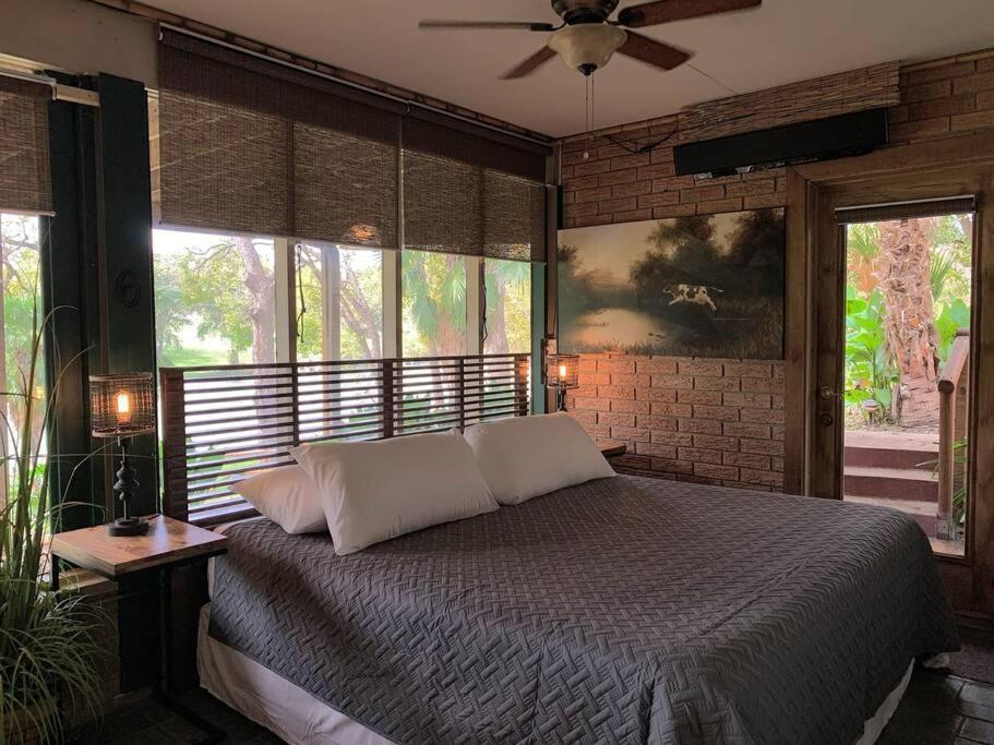 The River Haven - Sleeps 32 - On Guadalupe River Seguin Bagian luar foto