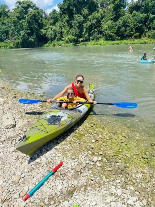 The River Haven - Sleeps 32 - On Guadalupe River Seguin Bagian luar foto