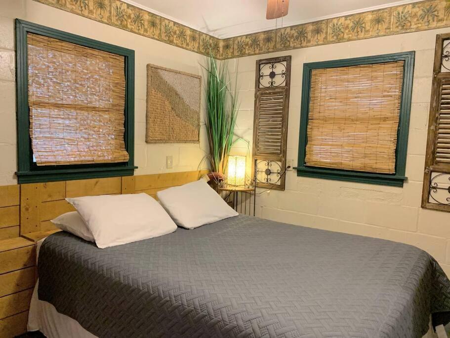 The River Haven - Sleeps 32 - On Guadalupe River Seguin Bagian luar foto