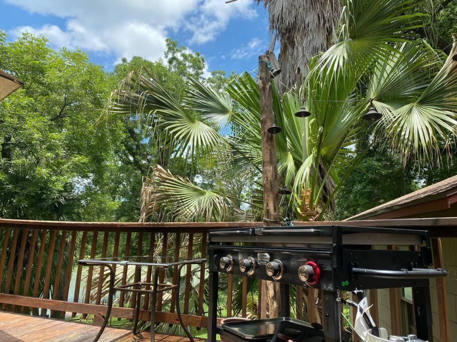 The River Haven - Sleeps 32 - On Guadalupe River Seguin Bagian luar foto