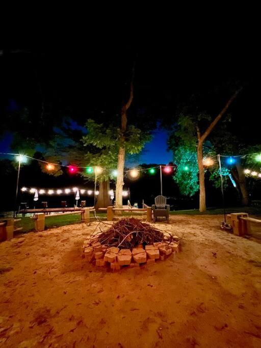 The River Haven - Sleeps 32 - On Guadalupe River Seguin Bagian luar foto