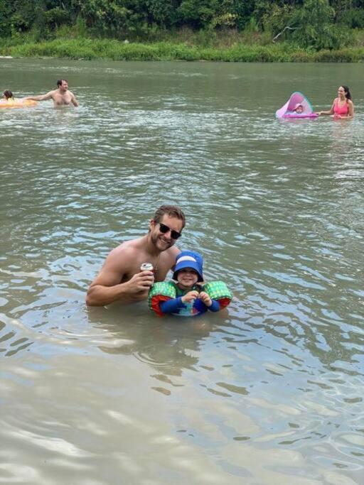 The River Haven - Sleeps 32 - On Guadalupe River Seguin Bagian luar foto